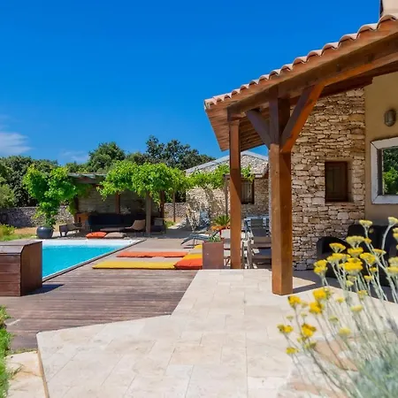 Les Soleluna Bonifacio Guest house 2*