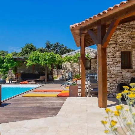 Guest house Les Soleluna Bonifacio 2*