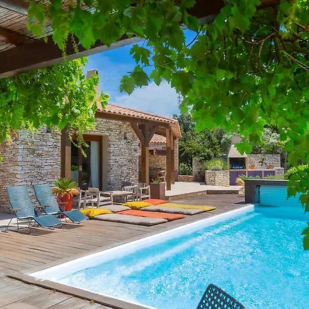 Les Soleluna Bonifacio Guest house 2*